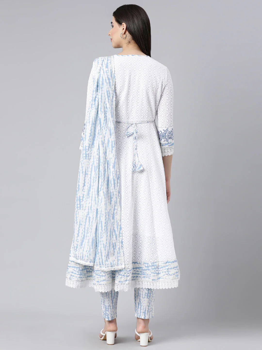 Neerus Blue Panelled Yoke Design Kurta And Trousers With Dupatta - Image 4