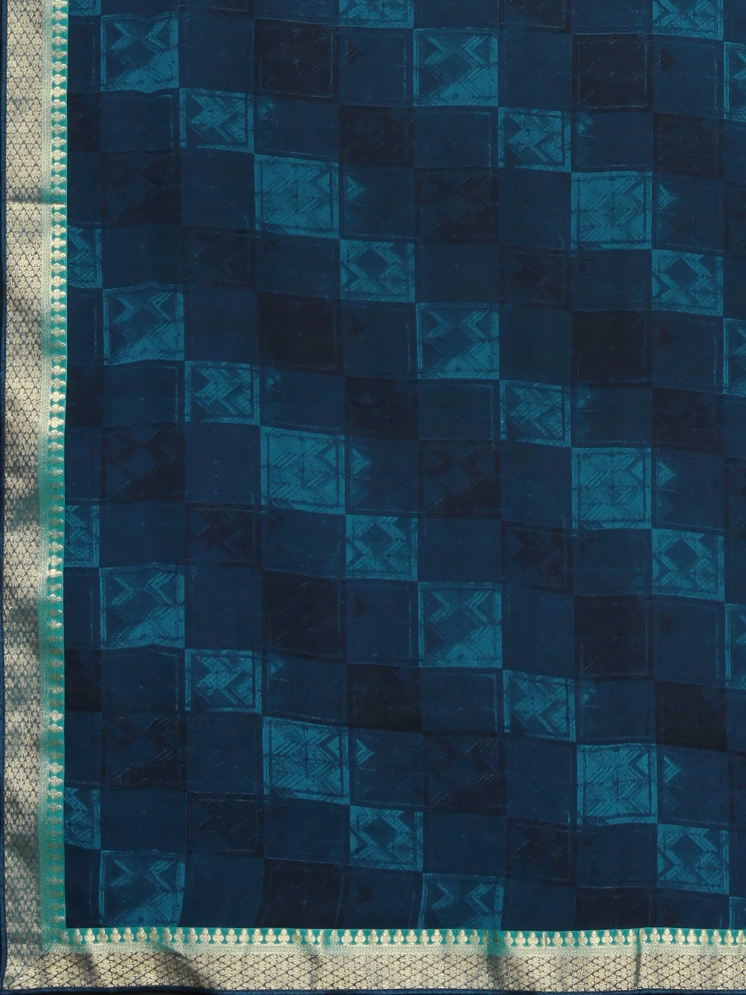 Neerus Blue Printed Saree With Blouse - Image 4