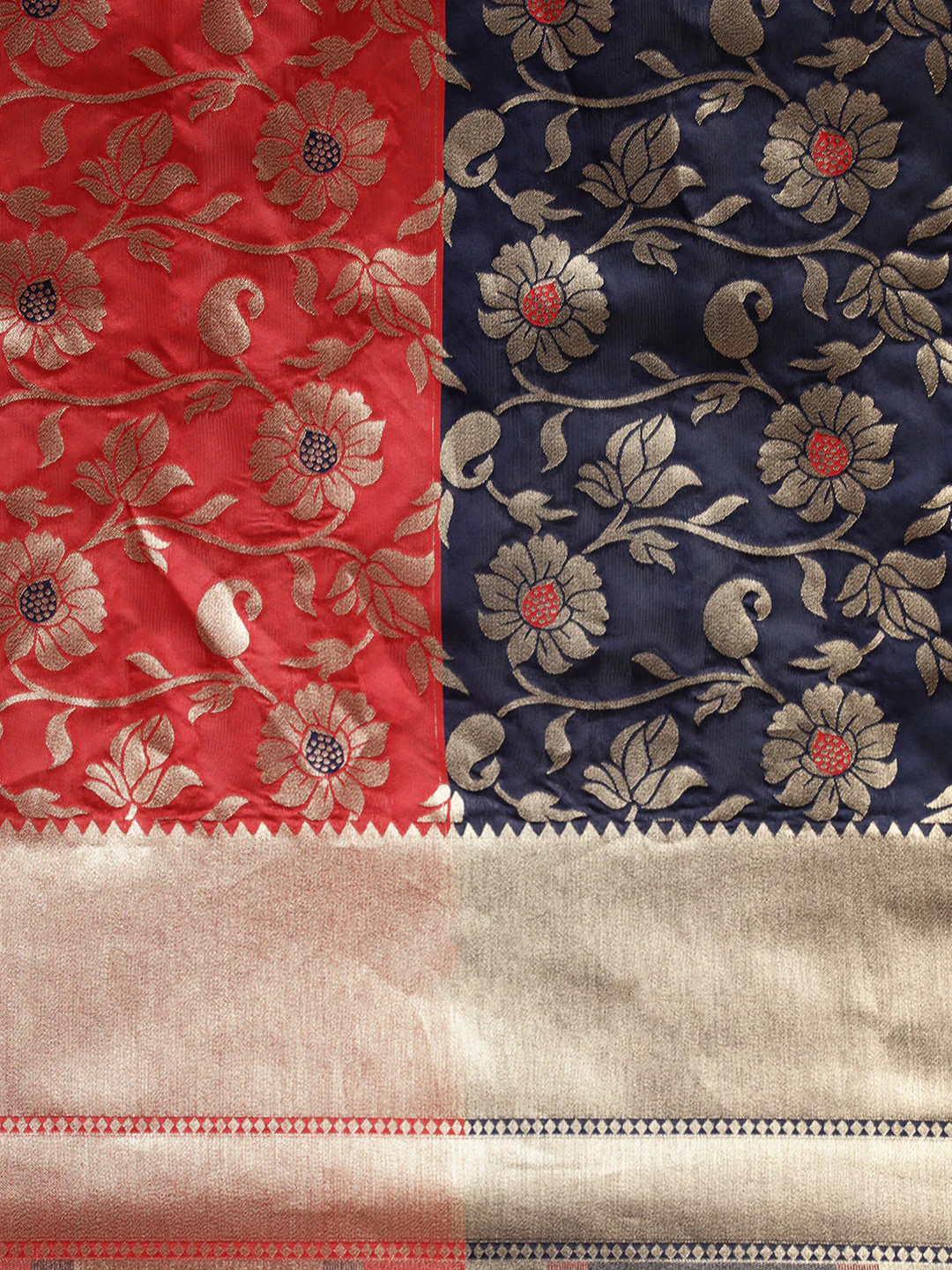 Neerus Blue & Red Printed Saree With Blouse - Image 3