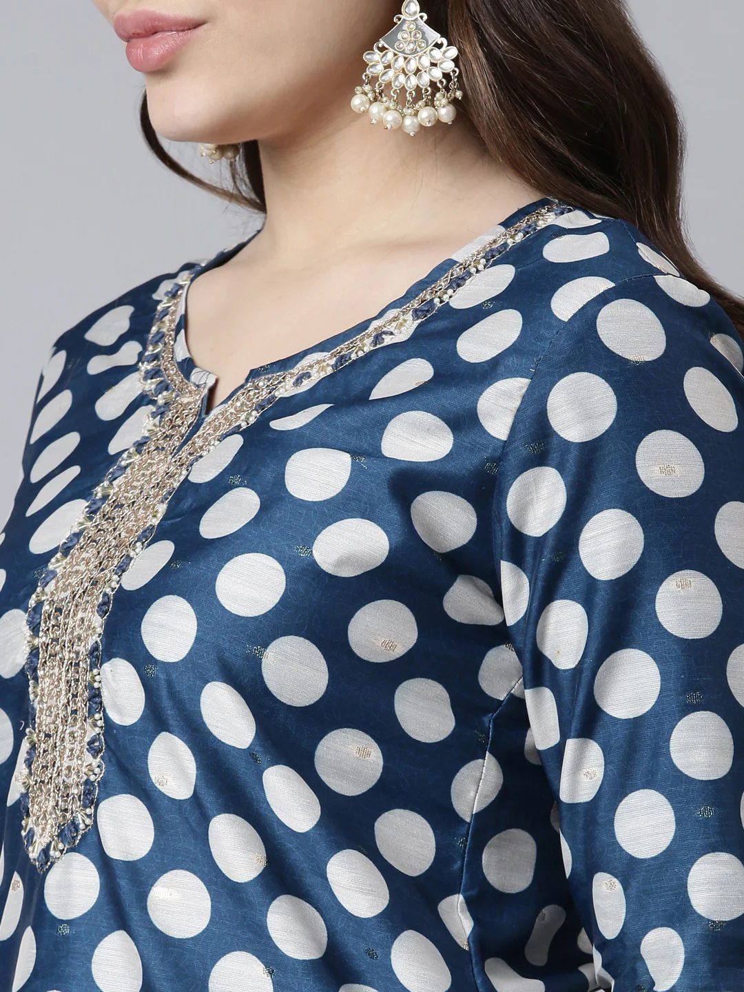 Neerus Blue Regular Straight Bandhani Kurta And Trousers With Dupatta - Image 4
