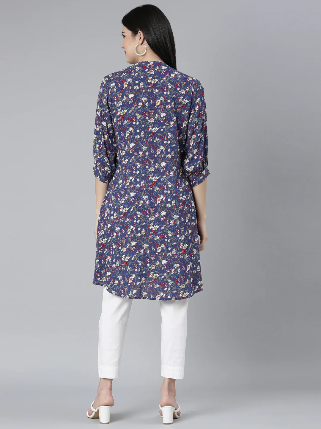 Neerus Blue Regular Straight Floral Kurta - Image 3