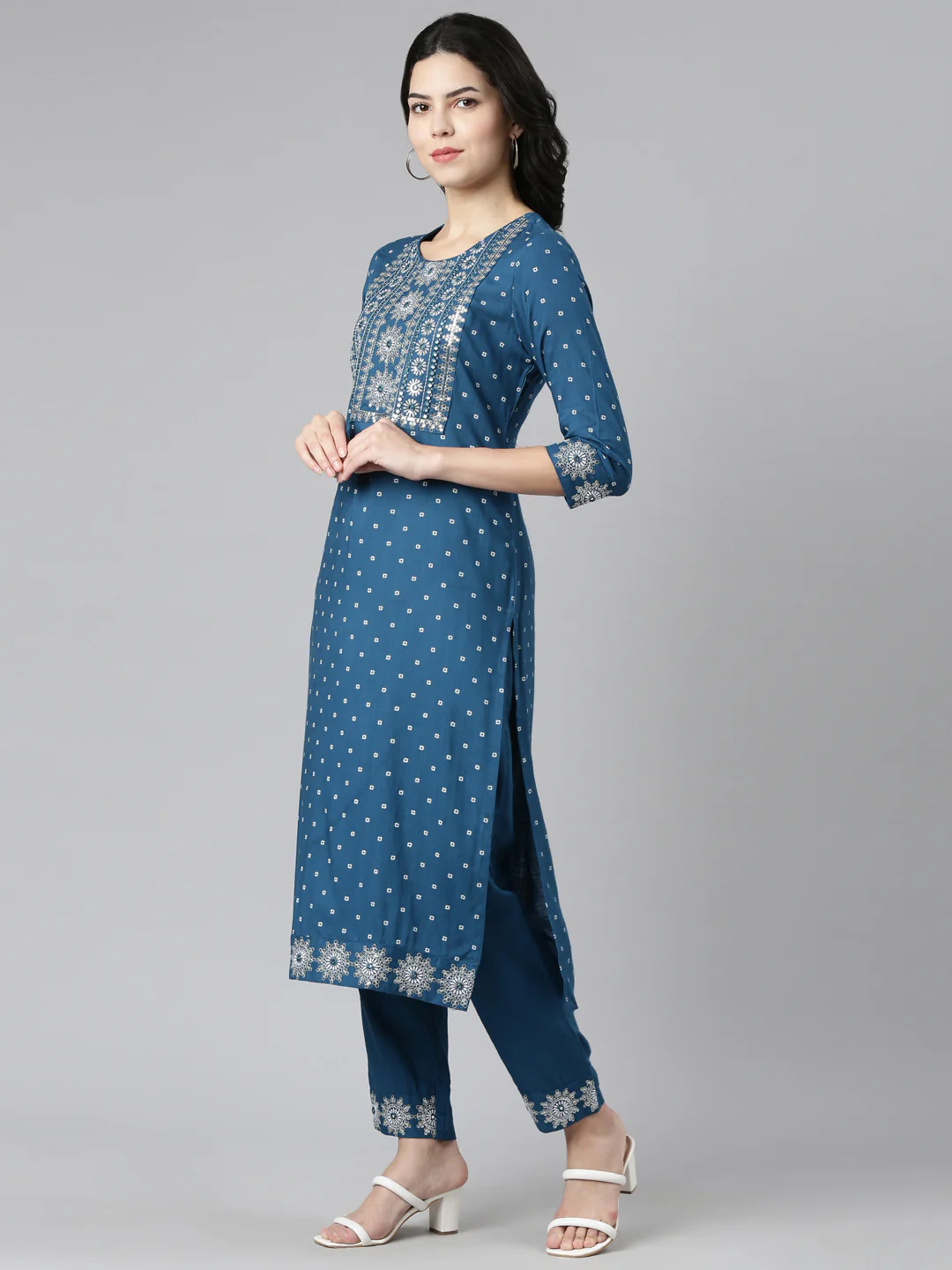 Neerus Blue Regular Straight Printed Kurta And Trousers - Image 2