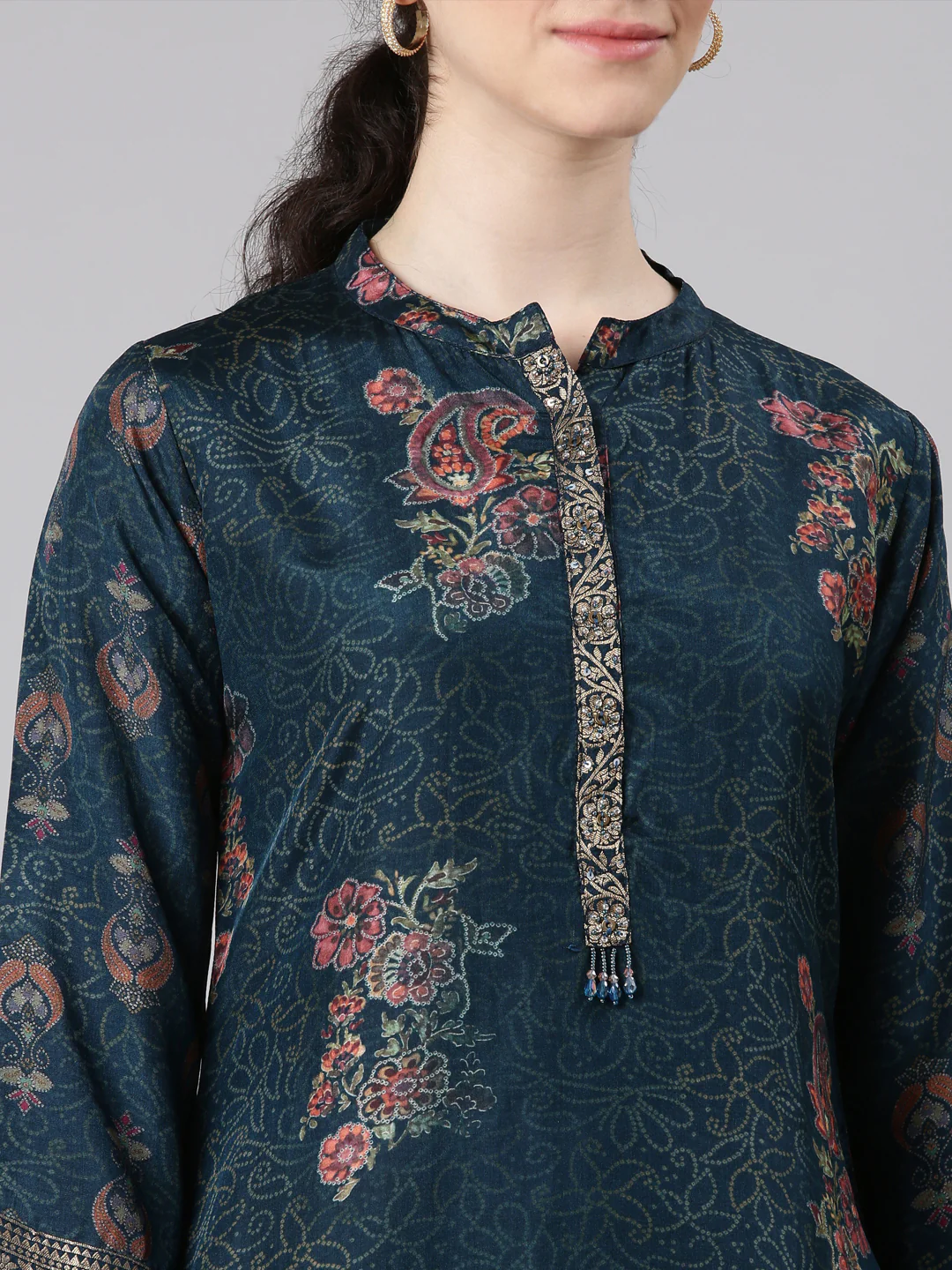 Neerus Blue Straight Casual Floral Panelled Kurta - Image 4