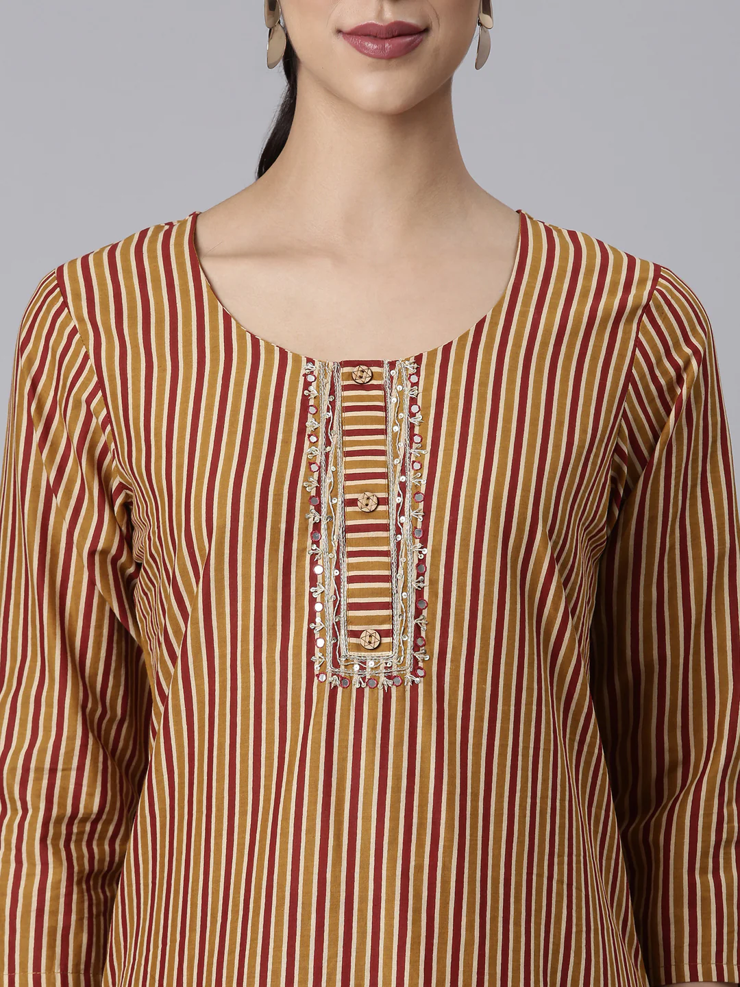 Neerus Brown Casual Printed Straight Kurta and Trousers - Image 4