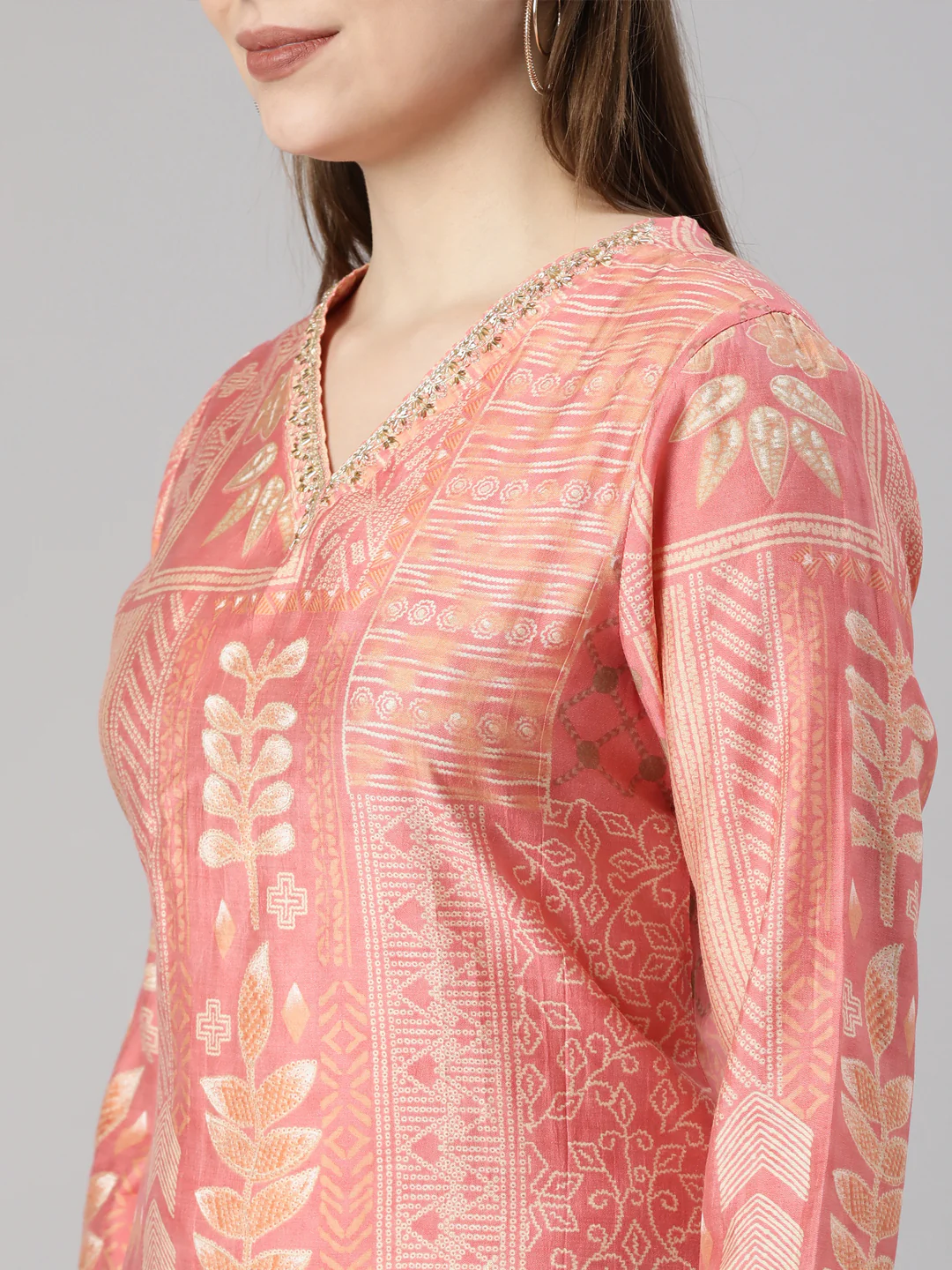 Neerus Coral Panelled Straight Bandhani Kurta And Trousers With Dupatta - Image 4