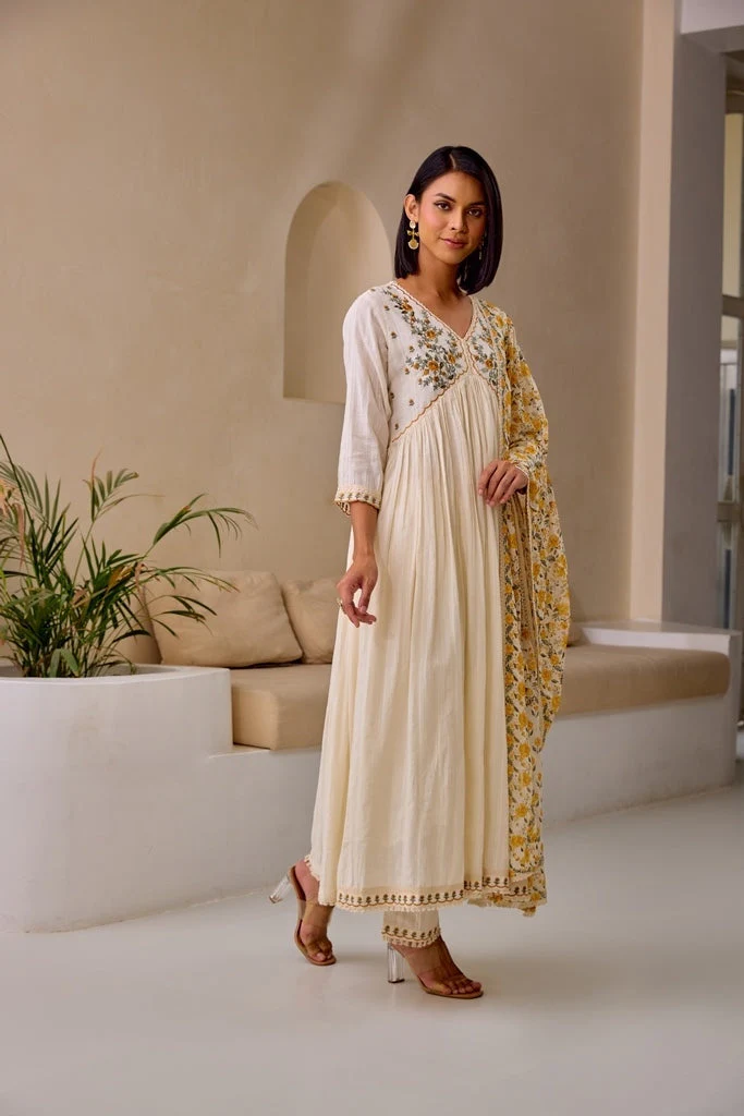 Neerus Cream Flared Embroidery Kurta And Trousers With Dupatta - Image 3
