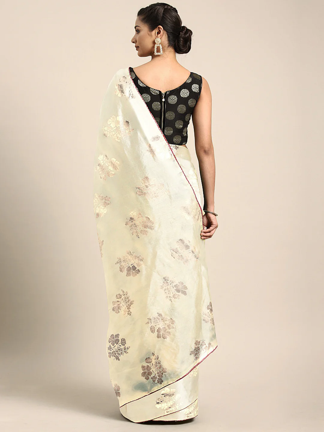 Neerus Cream Printed Saree With Blouse - Image 2