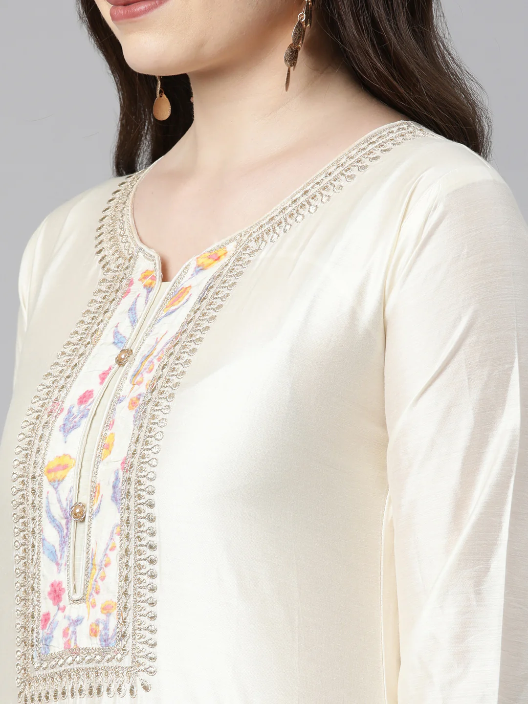 Neerus Cream Regular Knee Length Embroidered Kurta Solid Trousers With Dupatta - Image 4