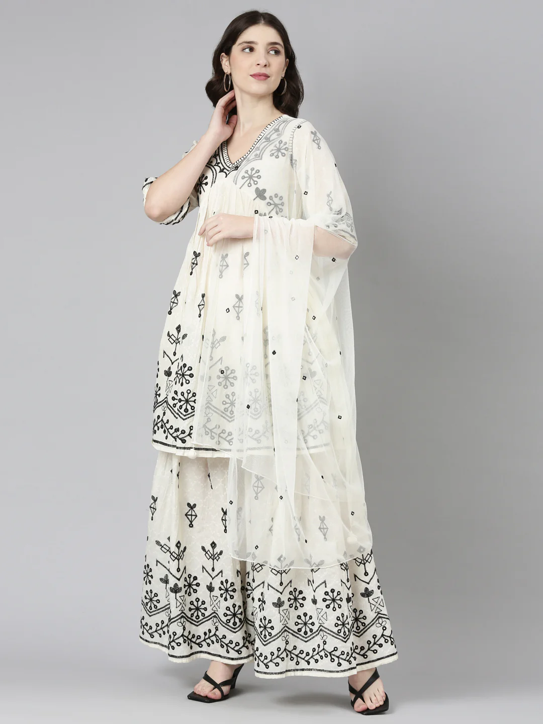 Neerus Cream Regular Straight Embroidered Kurta And Sharara With Dupatta - Image 5
