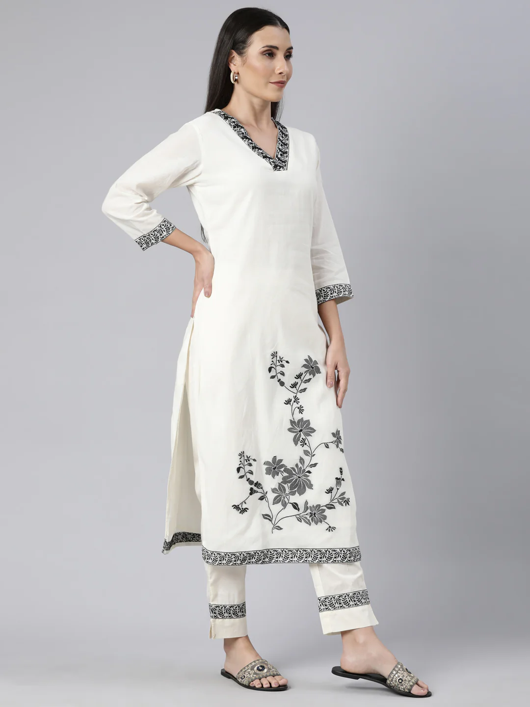 Neerus Cream Regular Straight Floral Kurta And  Trousers - Image 2