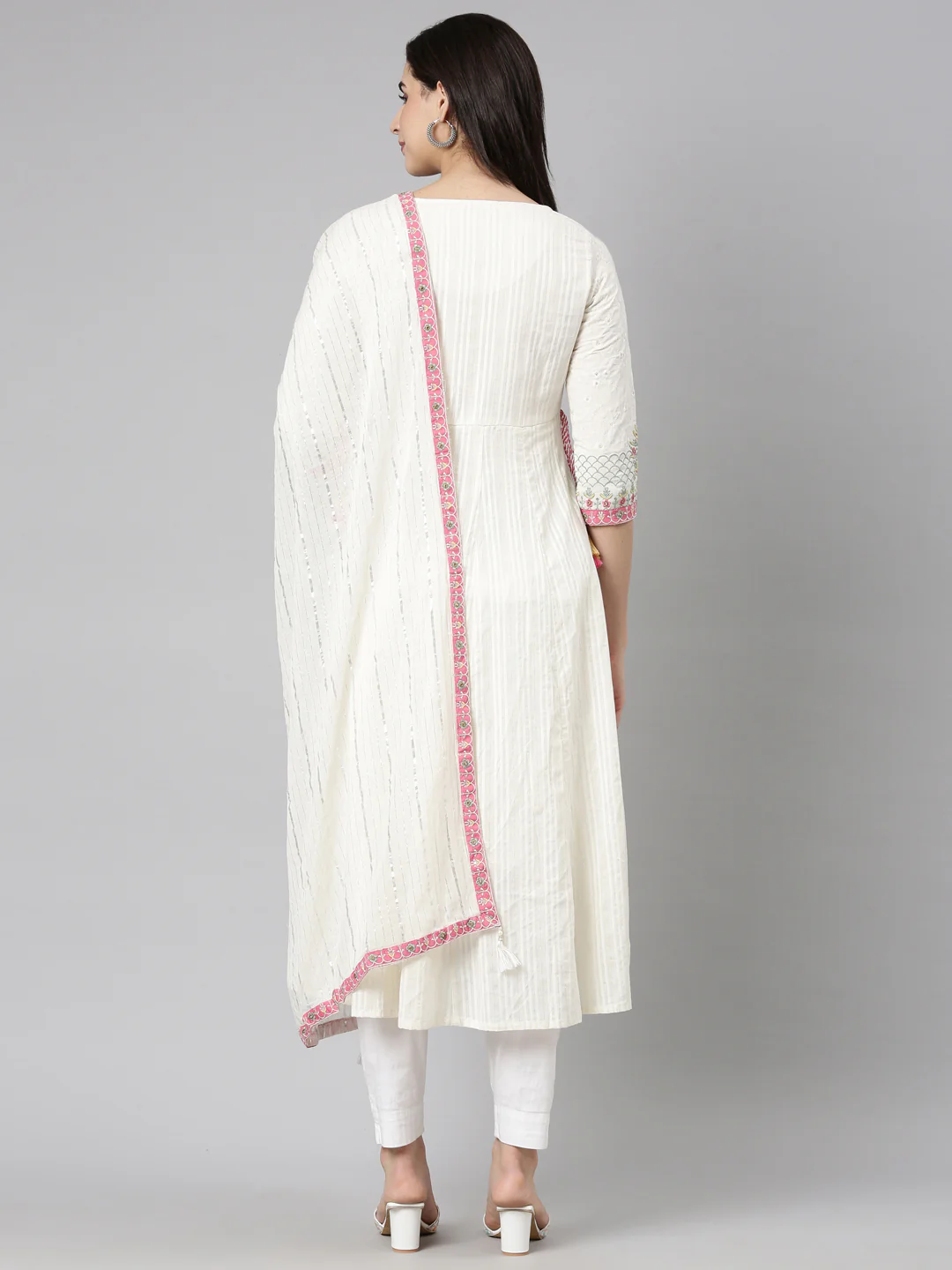 Neerus Cream Regular Straight Floral Kurta And Trousers With Dupatta - Image 3
