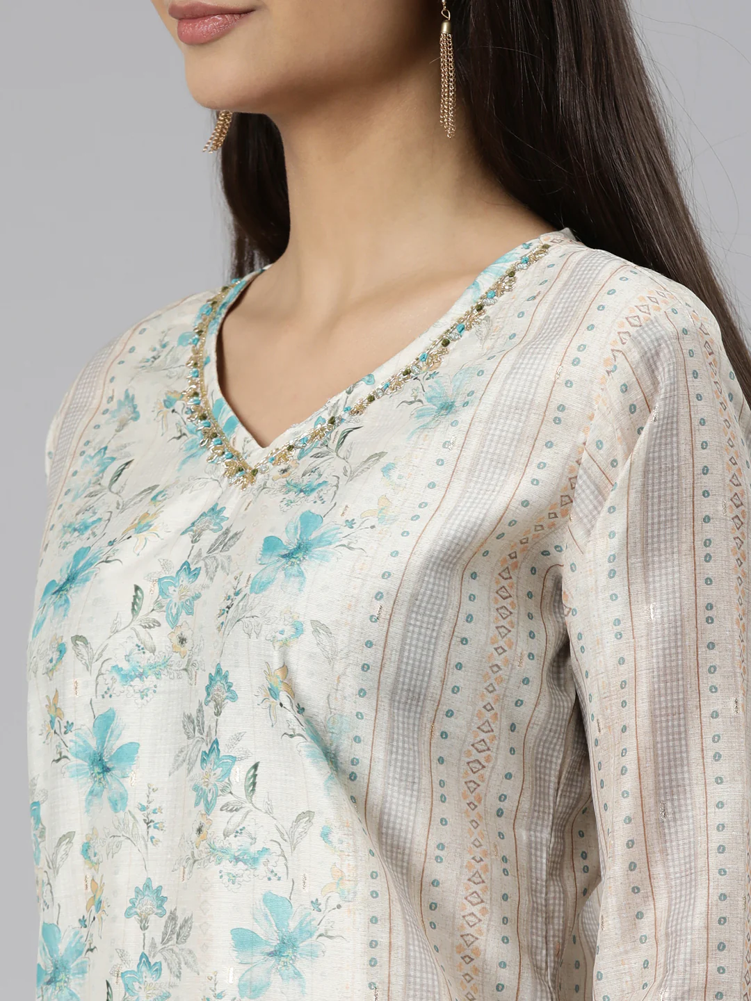 Neerus Floral Printed Sequined Kurta with Trousers Dupatta - Image 4