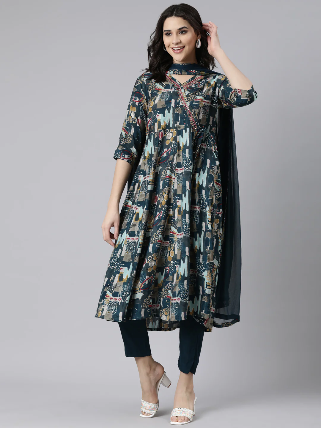Neerus Green Angrakha Straight Floral Kurta And Trousers With Dupatta - Image 5