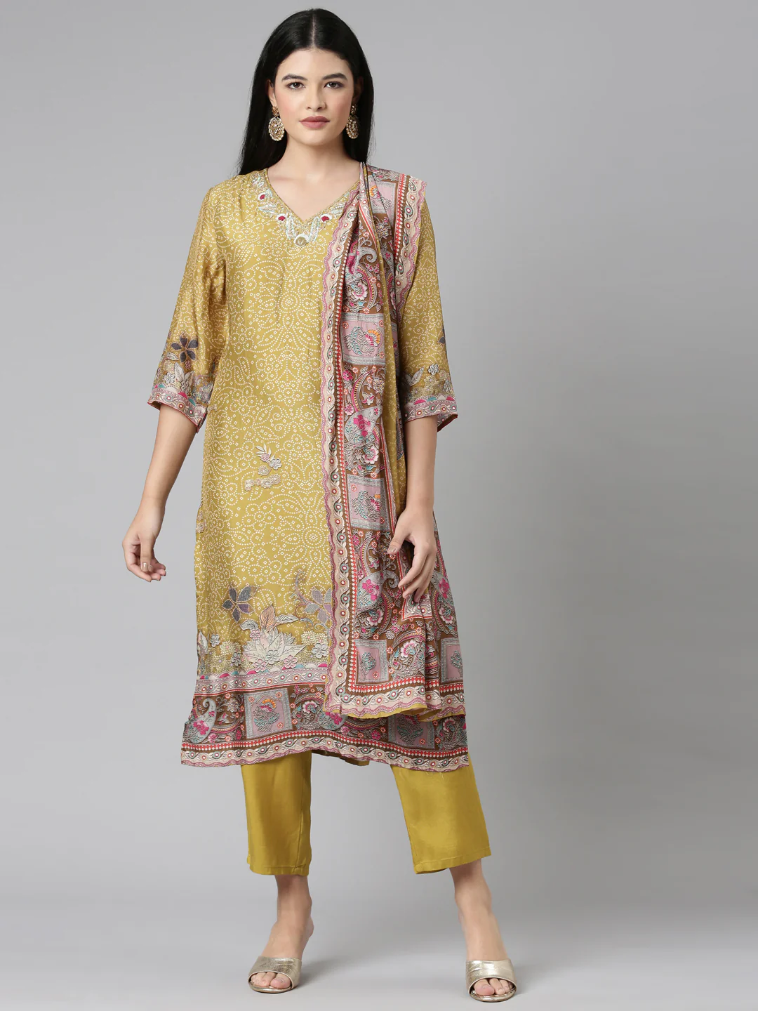 Neerus Green Casual Bandhani Straight Kurta and Trousers With Dupatta