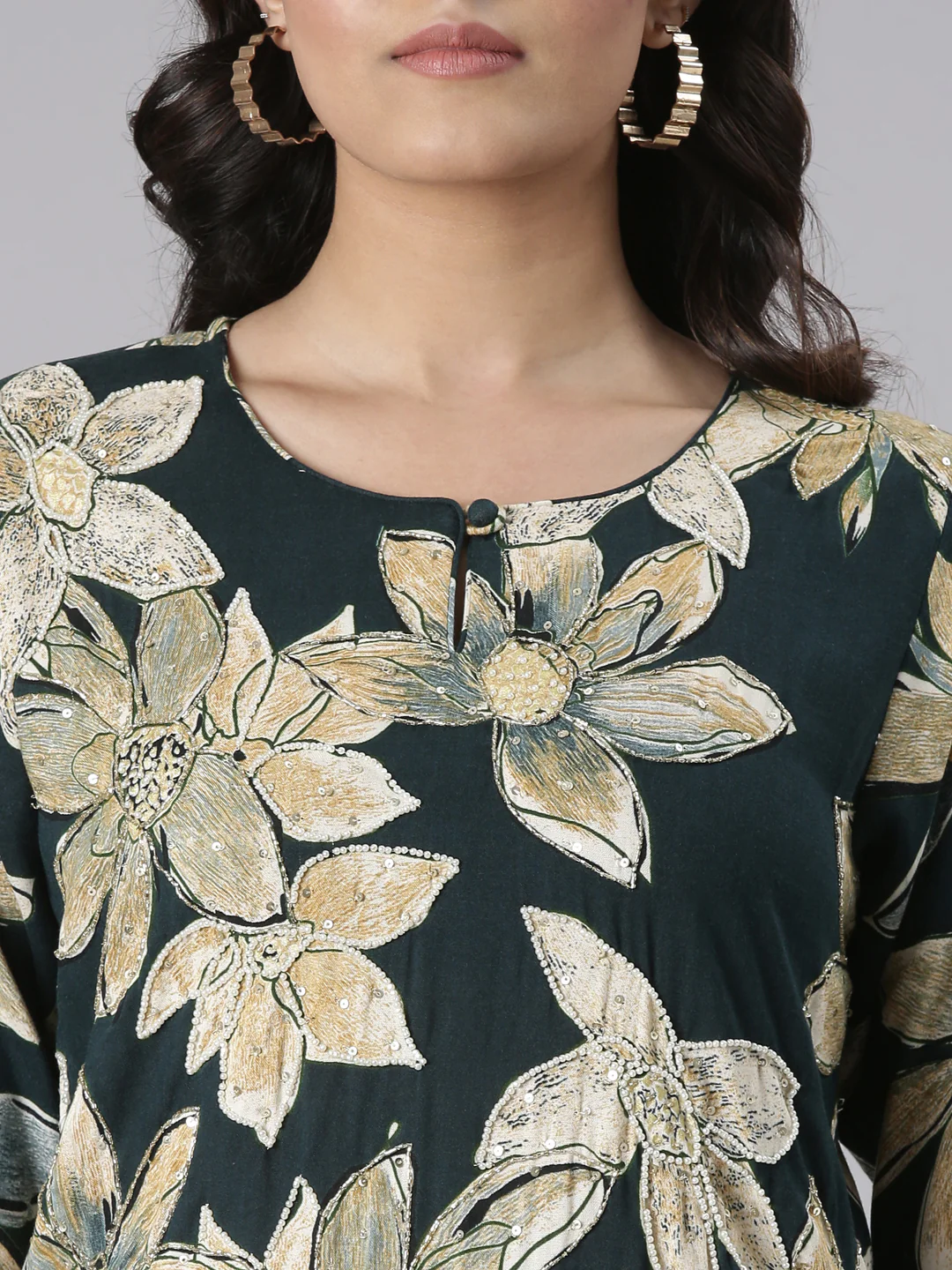 Neerus Green Casual Floral Straight Kurta - Image 4