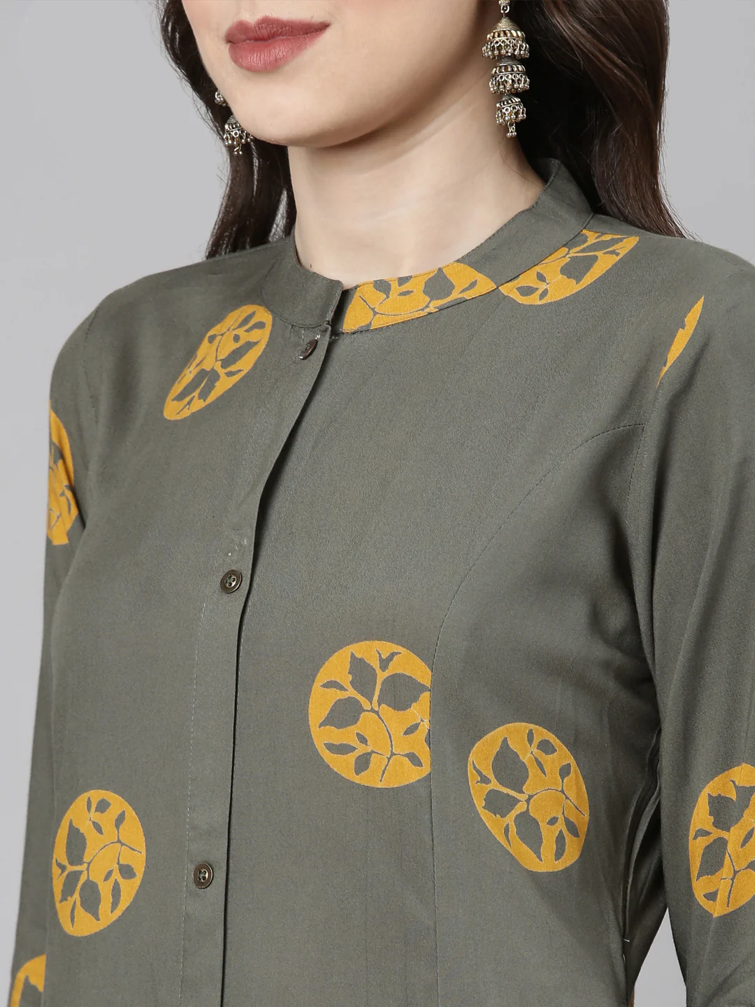Neerus Green Casual  Straight Kurta and Trousers - Image 5