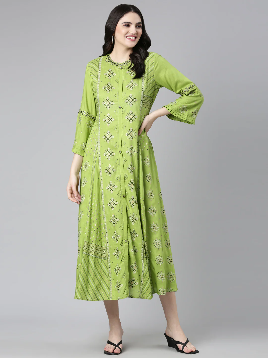 Neerus Green Straight Casual Printed Dress - Image 5