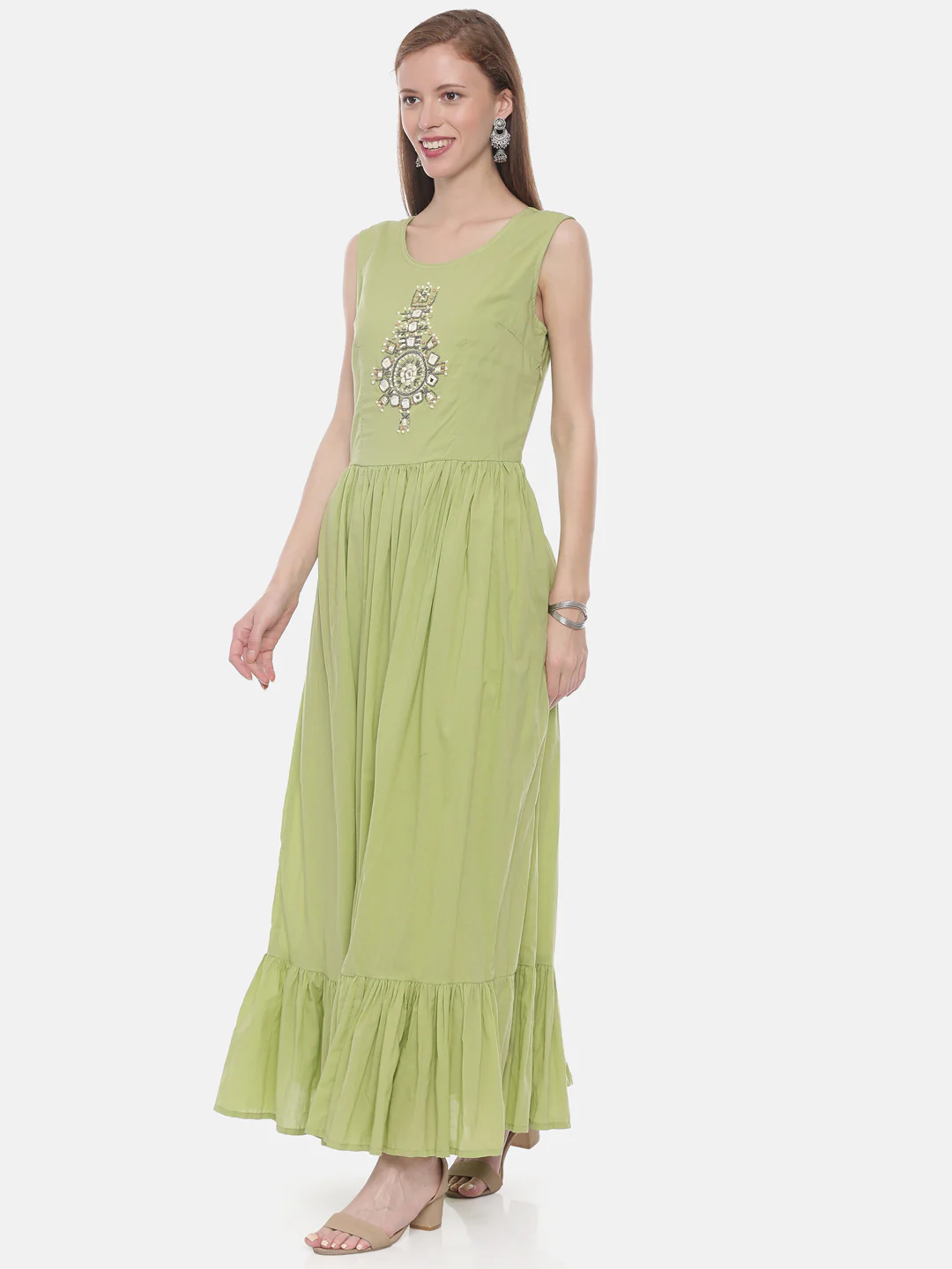 Neerus Green Embellished A Line Kurta With Shrug - Image 3