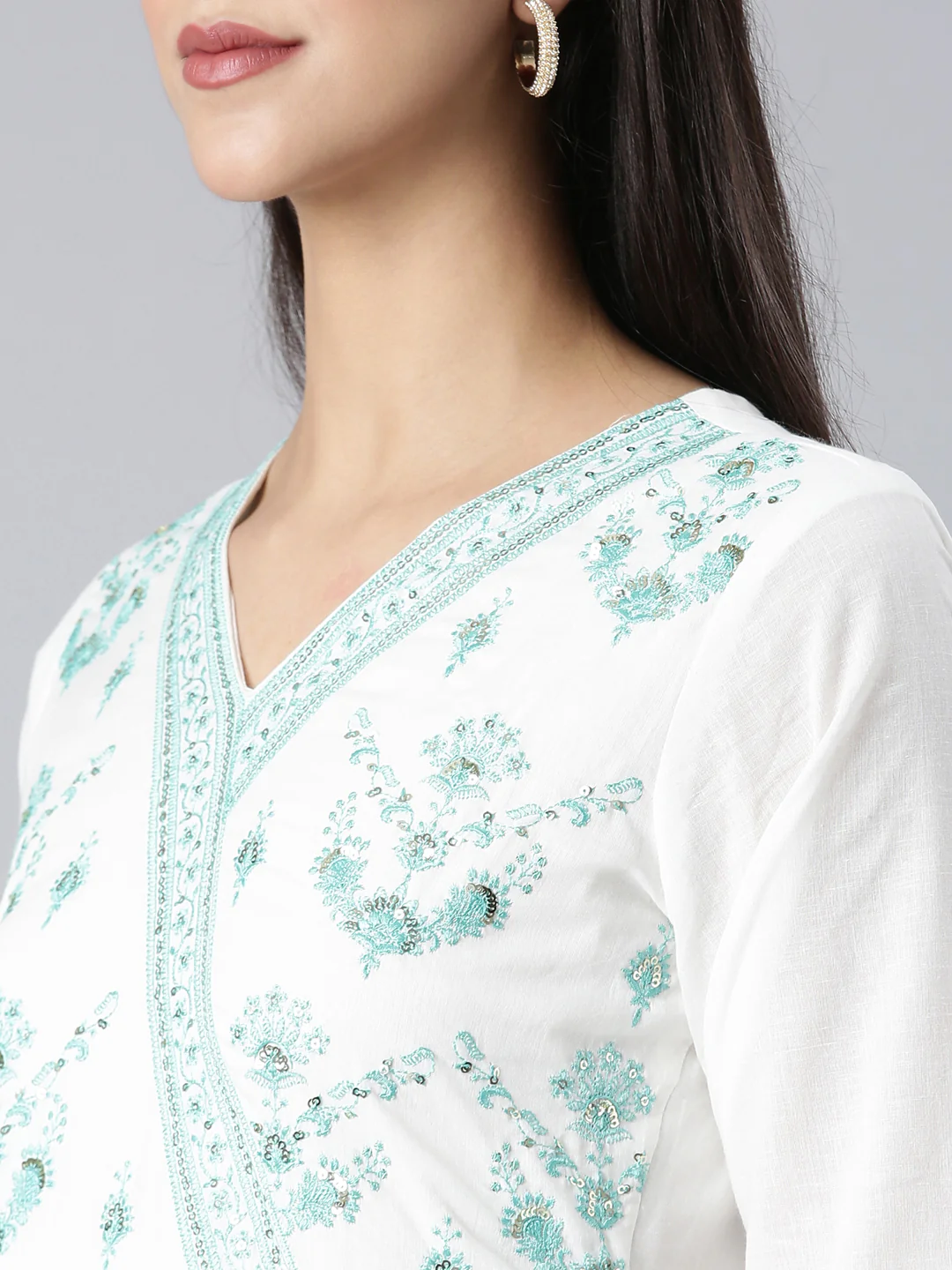 Neerus Green Embroidered Curved Kurta and Trousers With Dupatta - Image 4