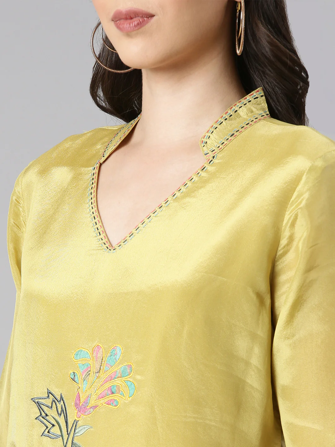 Neerus Green Embroidered Straight Kurta and Trousers With Dupatta - Image 4