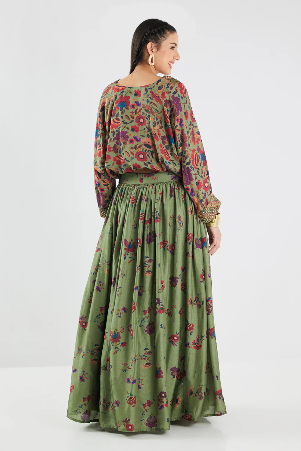 Neerus Green Floral Crepe Fabric Fusion Set. - Image 4