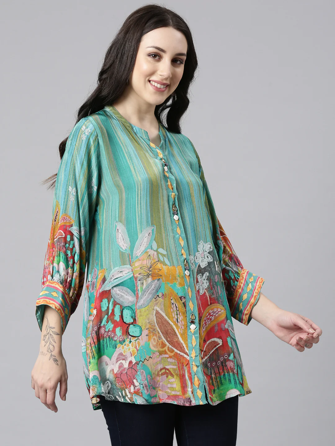 Neerus Green High-Low Casual Printed Straight Kurtis - Image 2