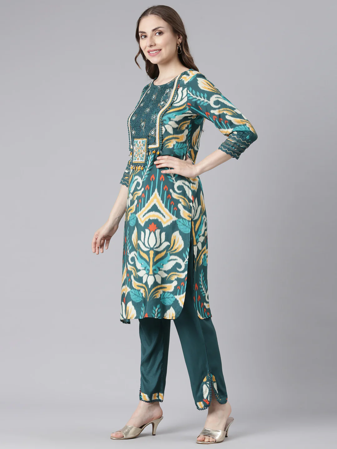 Neerus Green Mulmul Straight Casual Solid Kurta and Trouser with Dupatta - Image 2