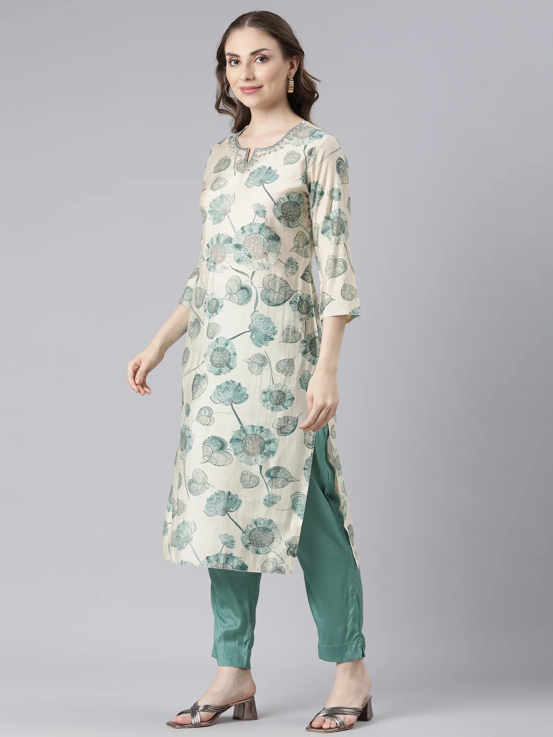 Neerus Green Muslin Straight Casual Floral Kurta and Trouser with Dupatta - Image 2