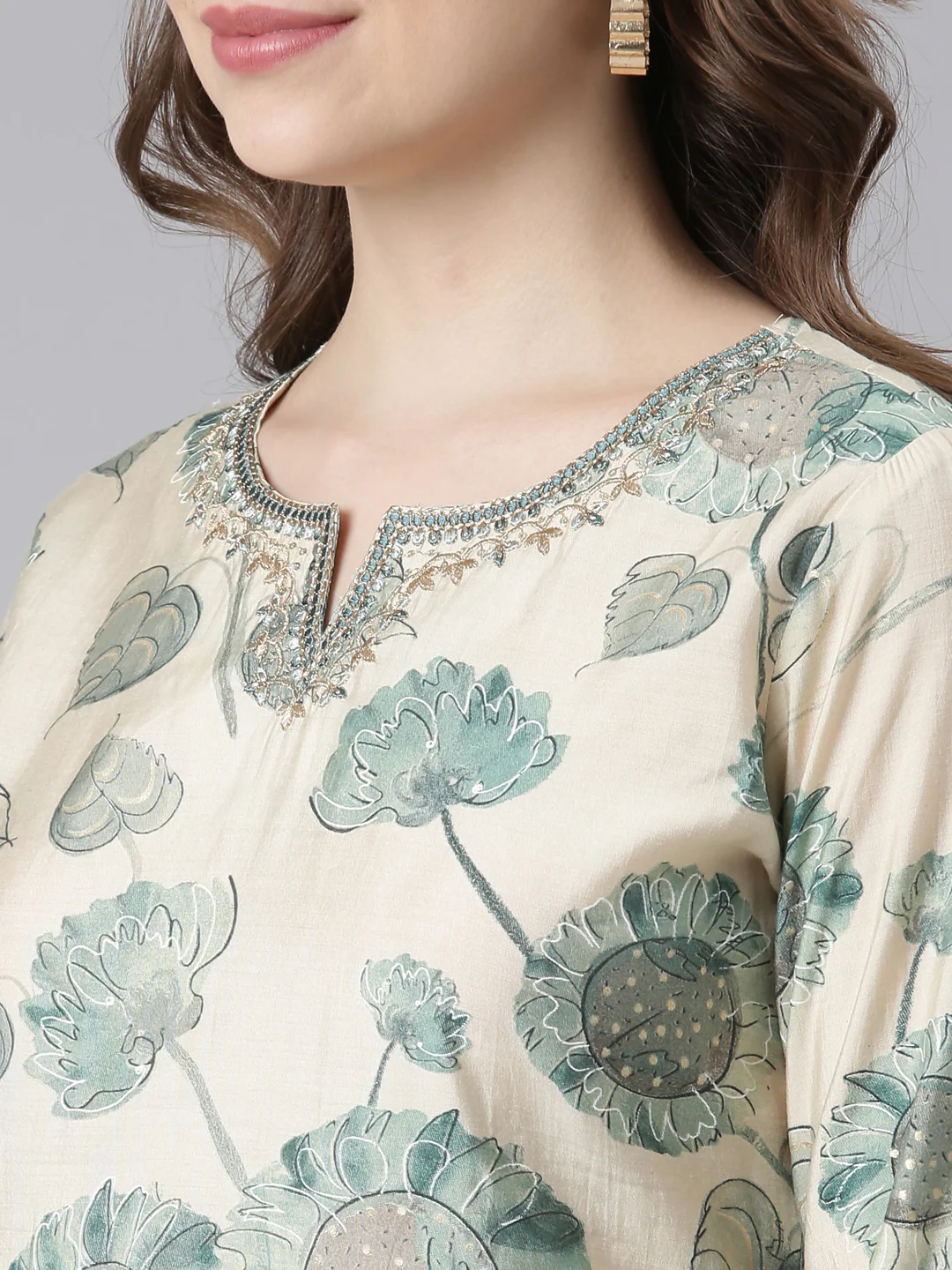 Neerus Green Muslin Straight Casual Floral Kurta and Trouser with Dupatta - Image 5
