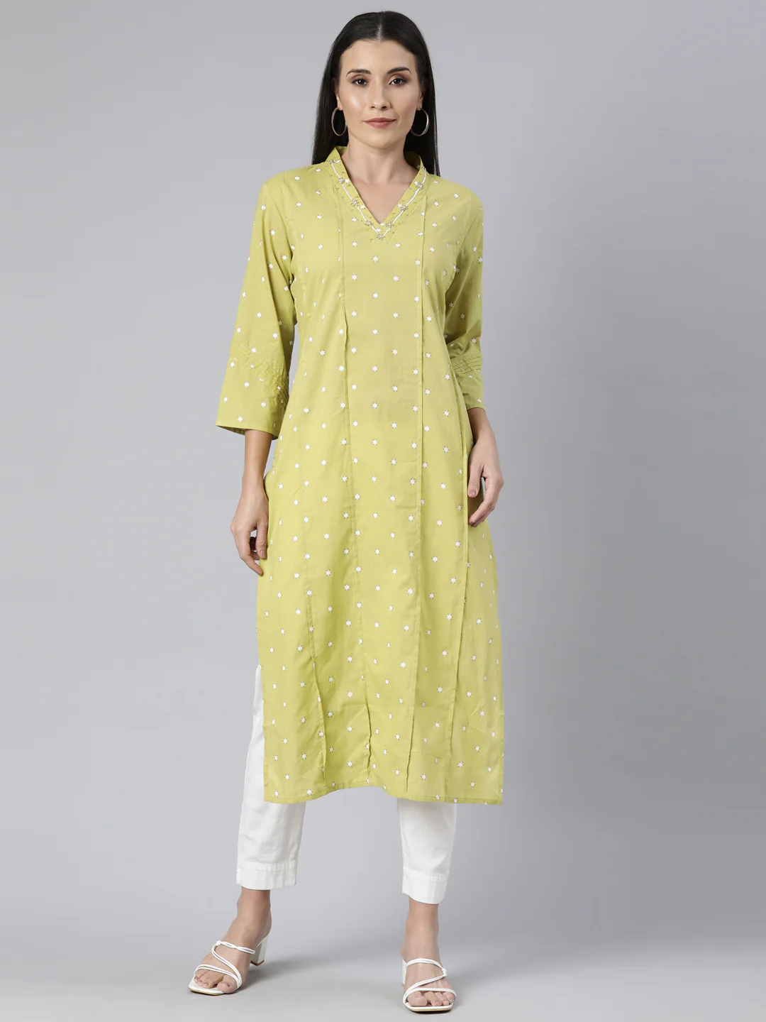 Neerus Green Panelled Straight Floral Kurta