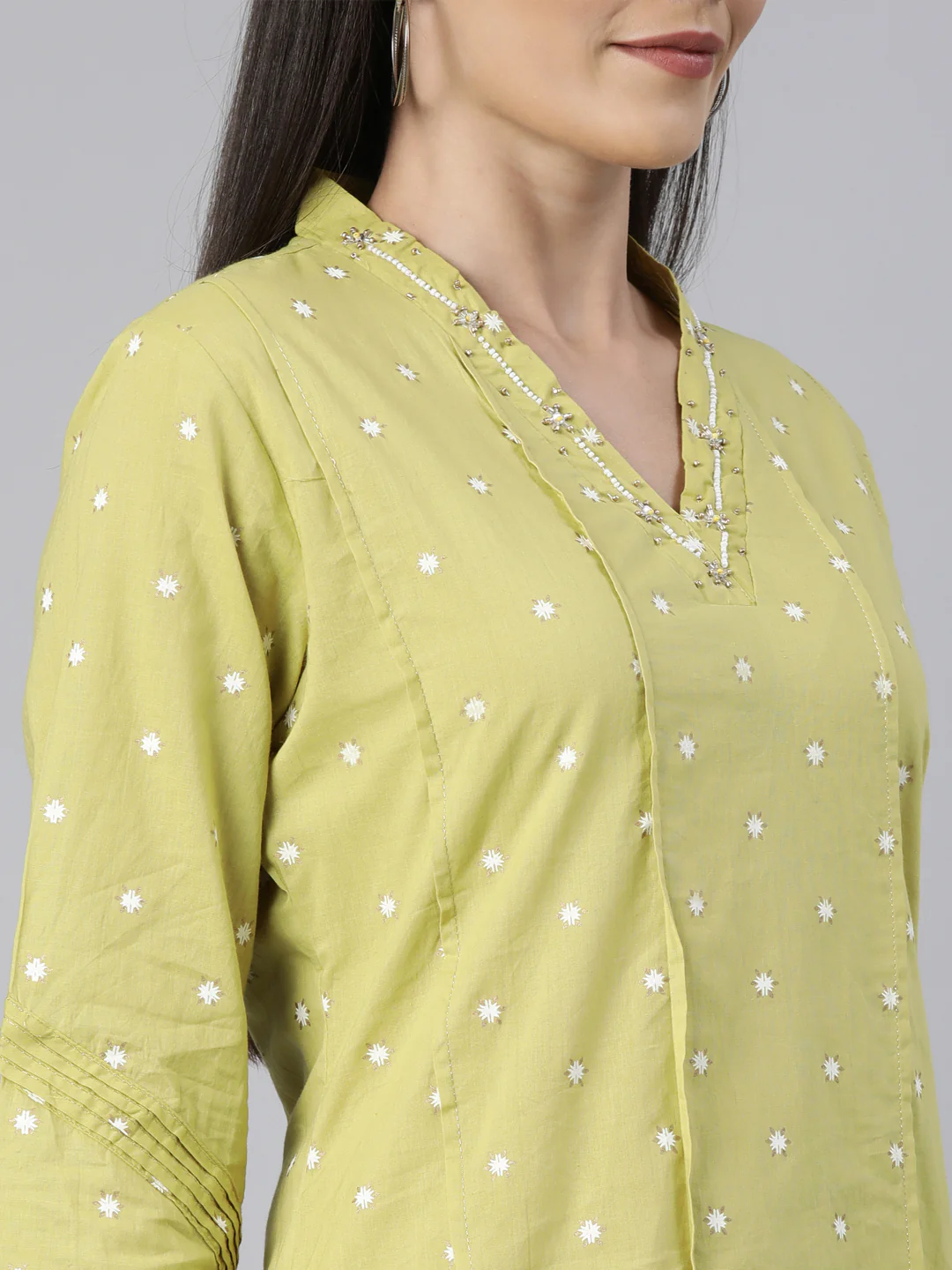 Neerus Green Panelled Straight Floral Kurta - Image 5