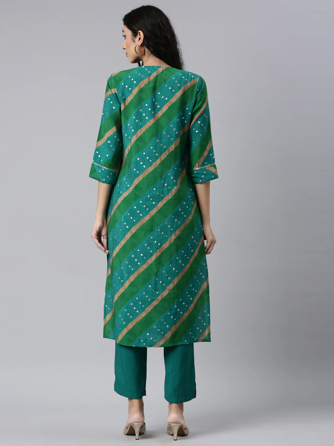Neerus Green Panelled Straight Kurta and Trousers - Image 3