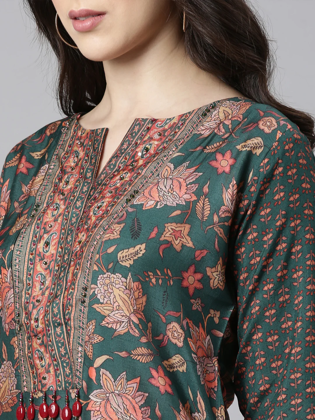 Neerus Green Panelled Straight Kurta and Trousers With Dupatta - Image 4
