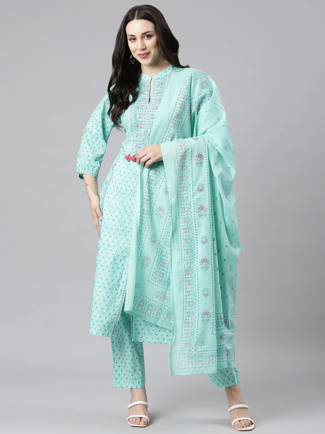 Neerus Green Panelled Straight Kurta and Trousers With Dupatta - Image 5