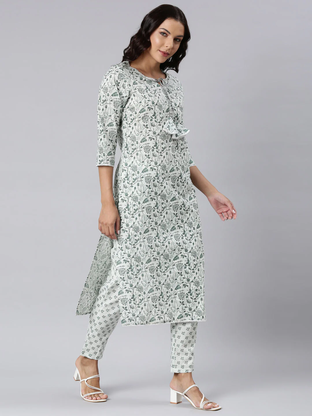 Neerus Green Panelled Straight Printed Kurta And Trousers With Dupatta - Image 3