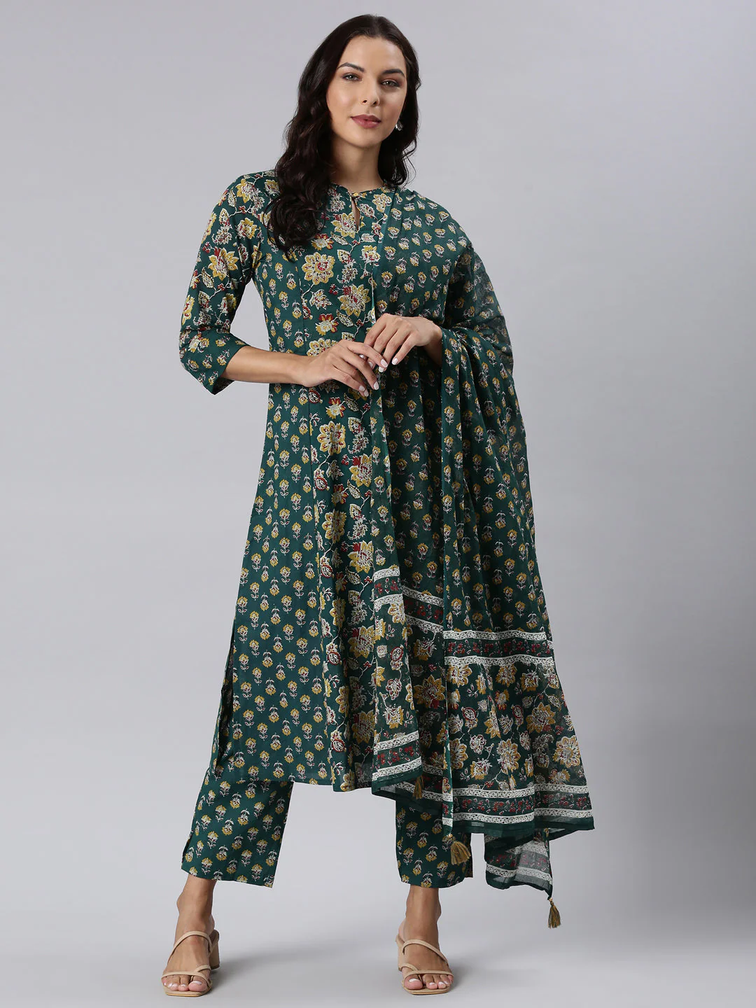 Neerus Green Panelled Straight Printed Kurta And Trousers With Dupatta - Image 6
