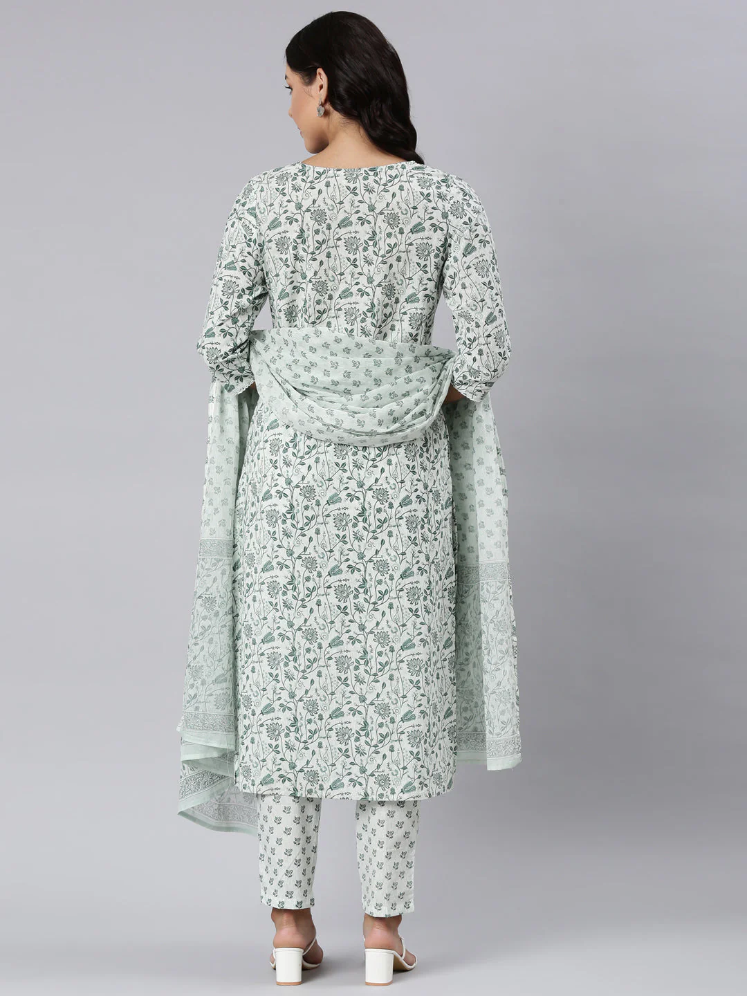 Neerus Green Panelled Straight Printed Kurta And Trousers With Dupatta - Image 4