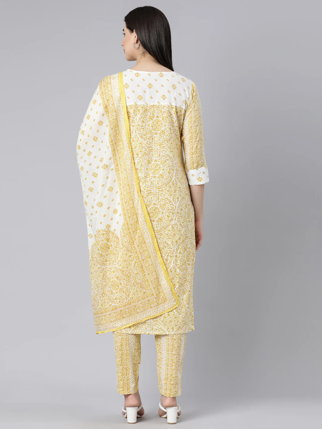 Neerus Green Panelled Straight Printed Kurta And Trousers With Dupatta - Image 4