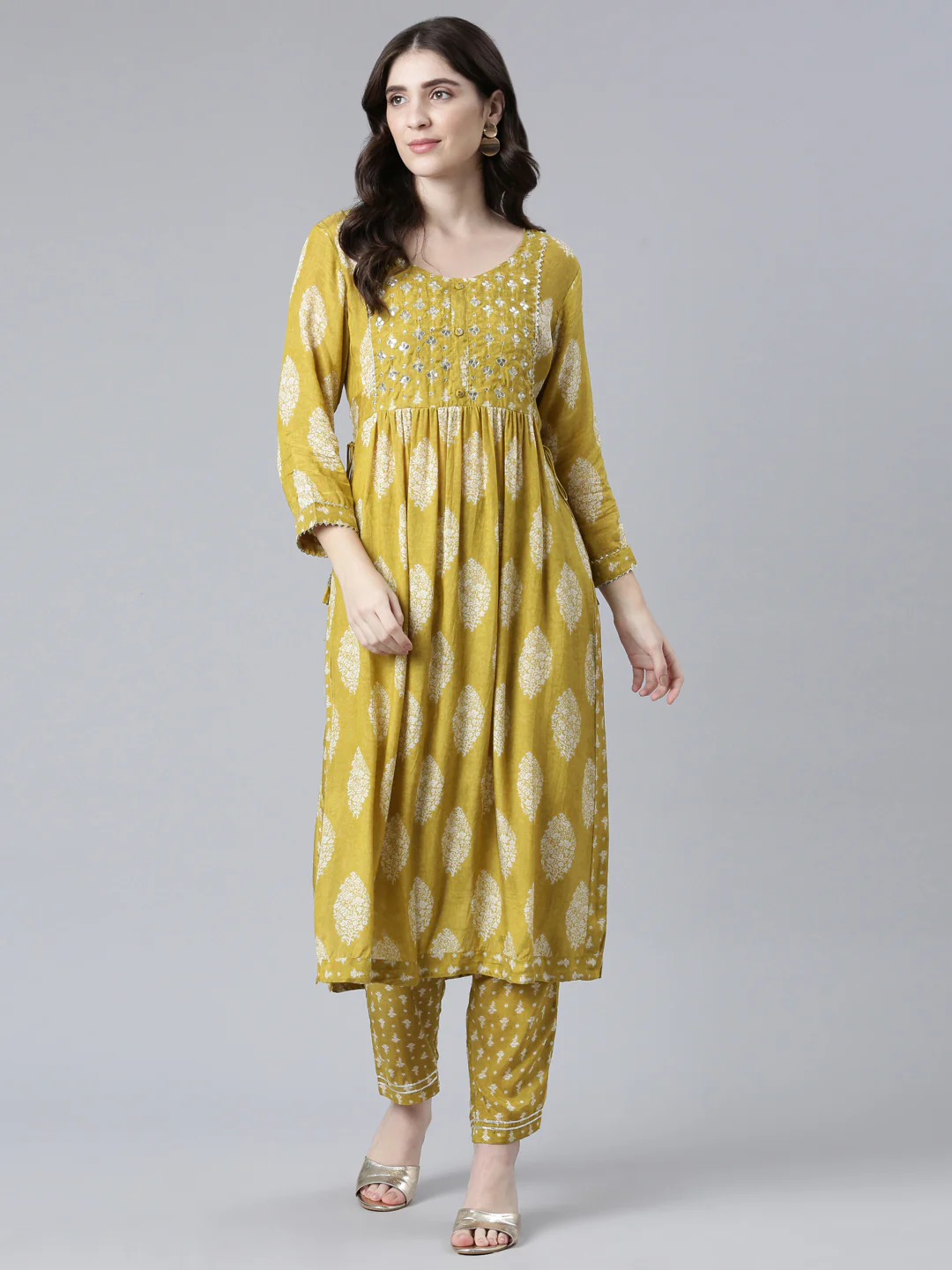 Neerus Green Pleated Straight Printed Kurta And Trousers - Image 5