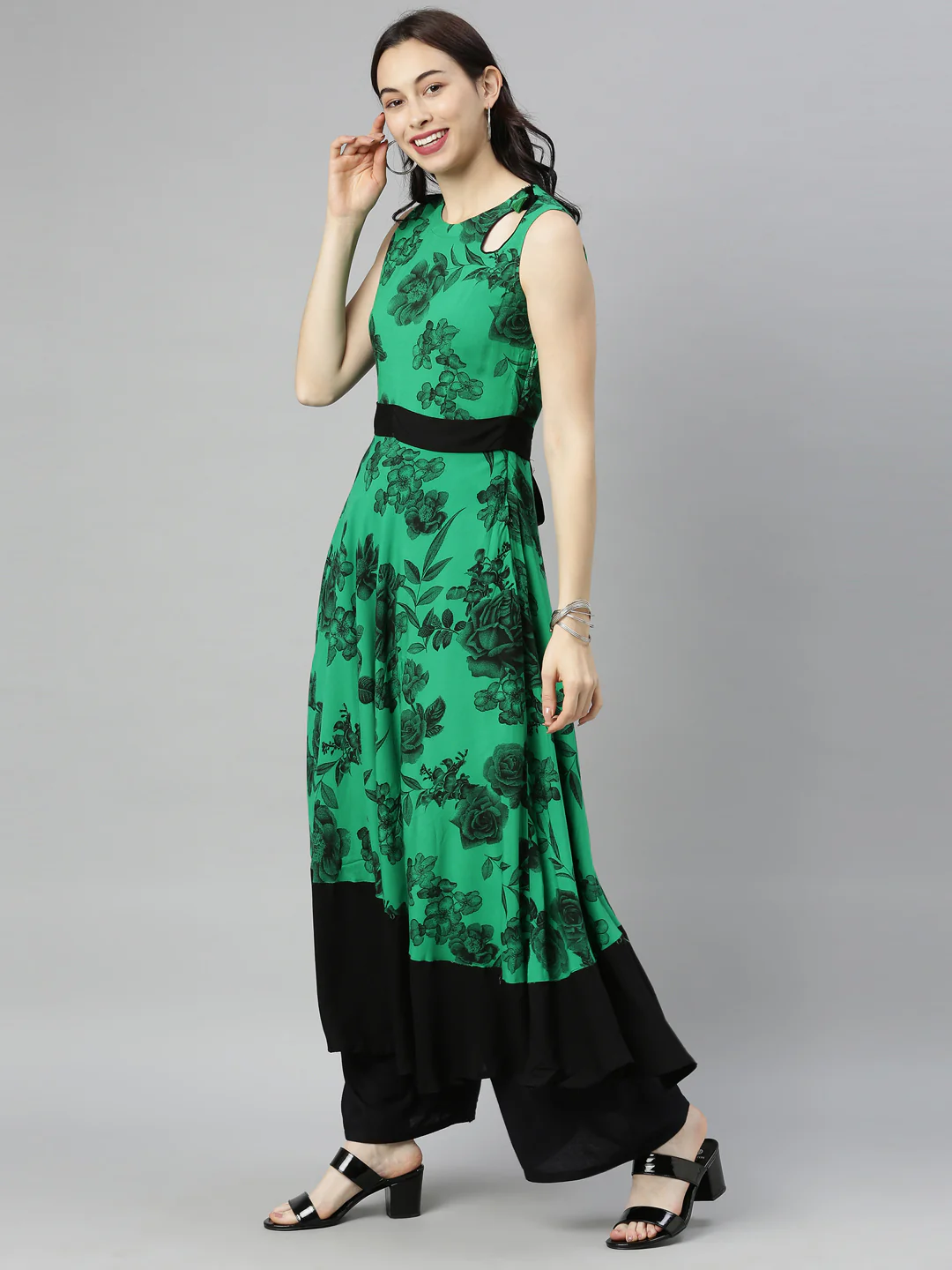 Neerus Green Printed Fit & Flare Kurta - Image 5