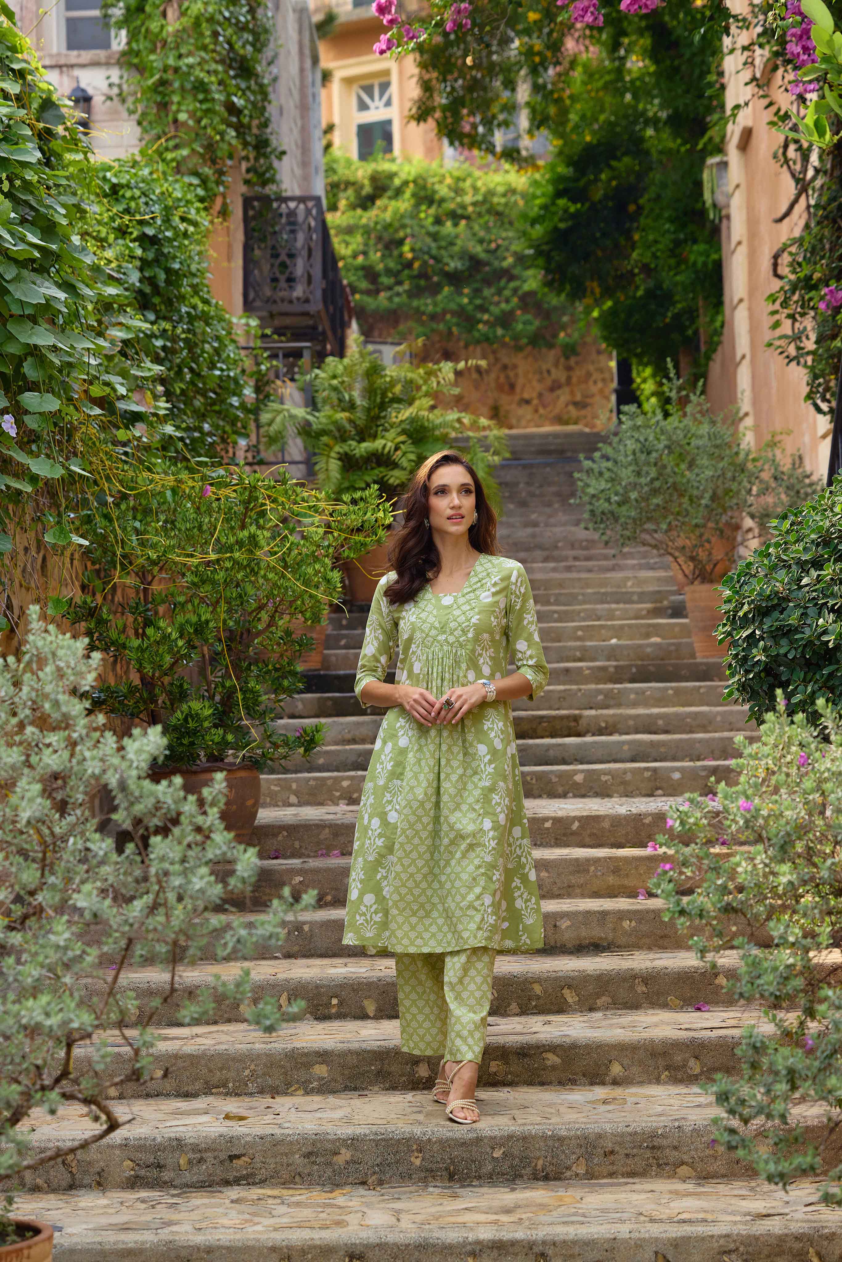 Neerus Green Printed Straight Kurta and Trousers - Image 2