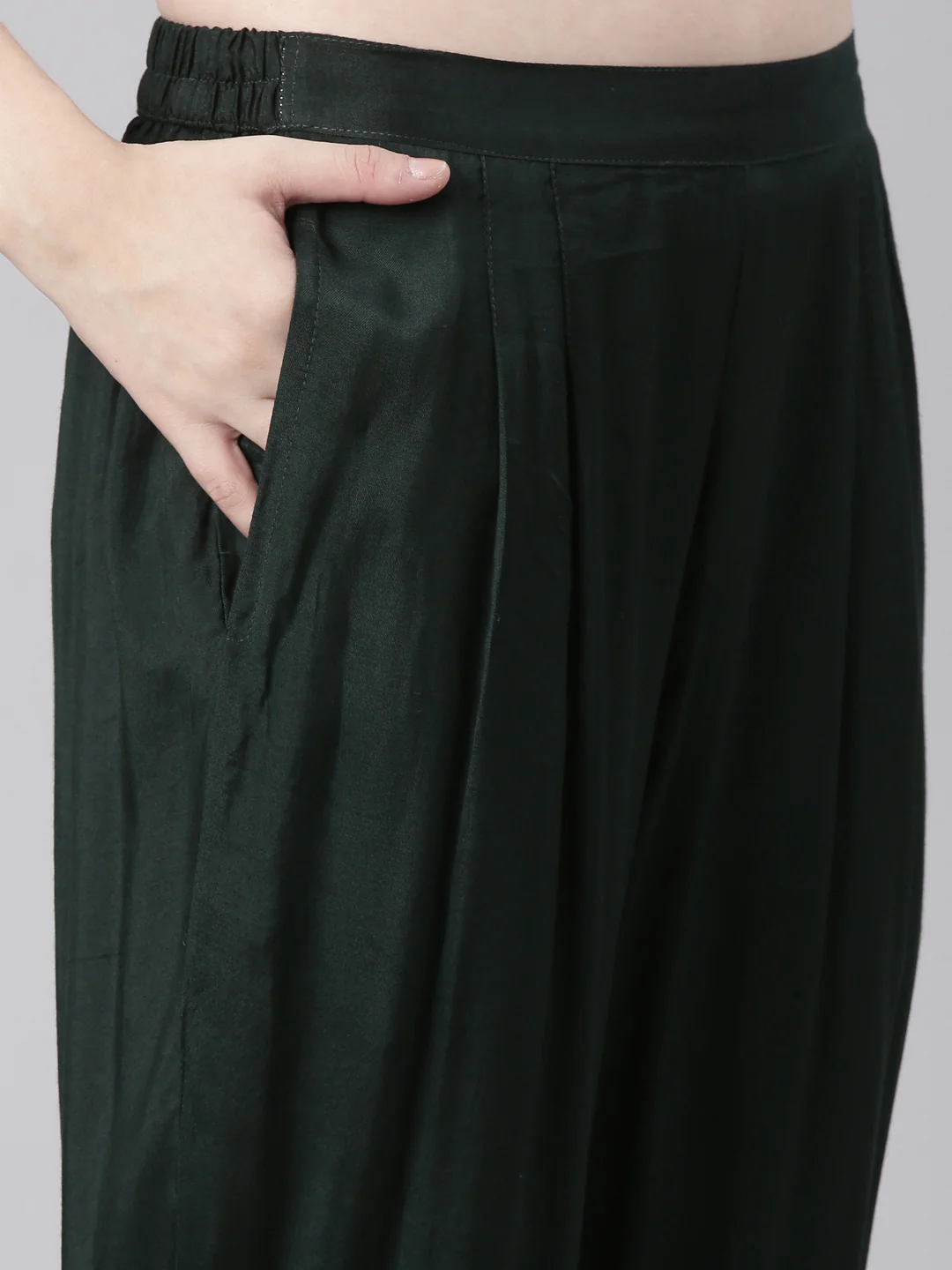 Neerus Green Printed Straight Kurta and Trousers - Image 6