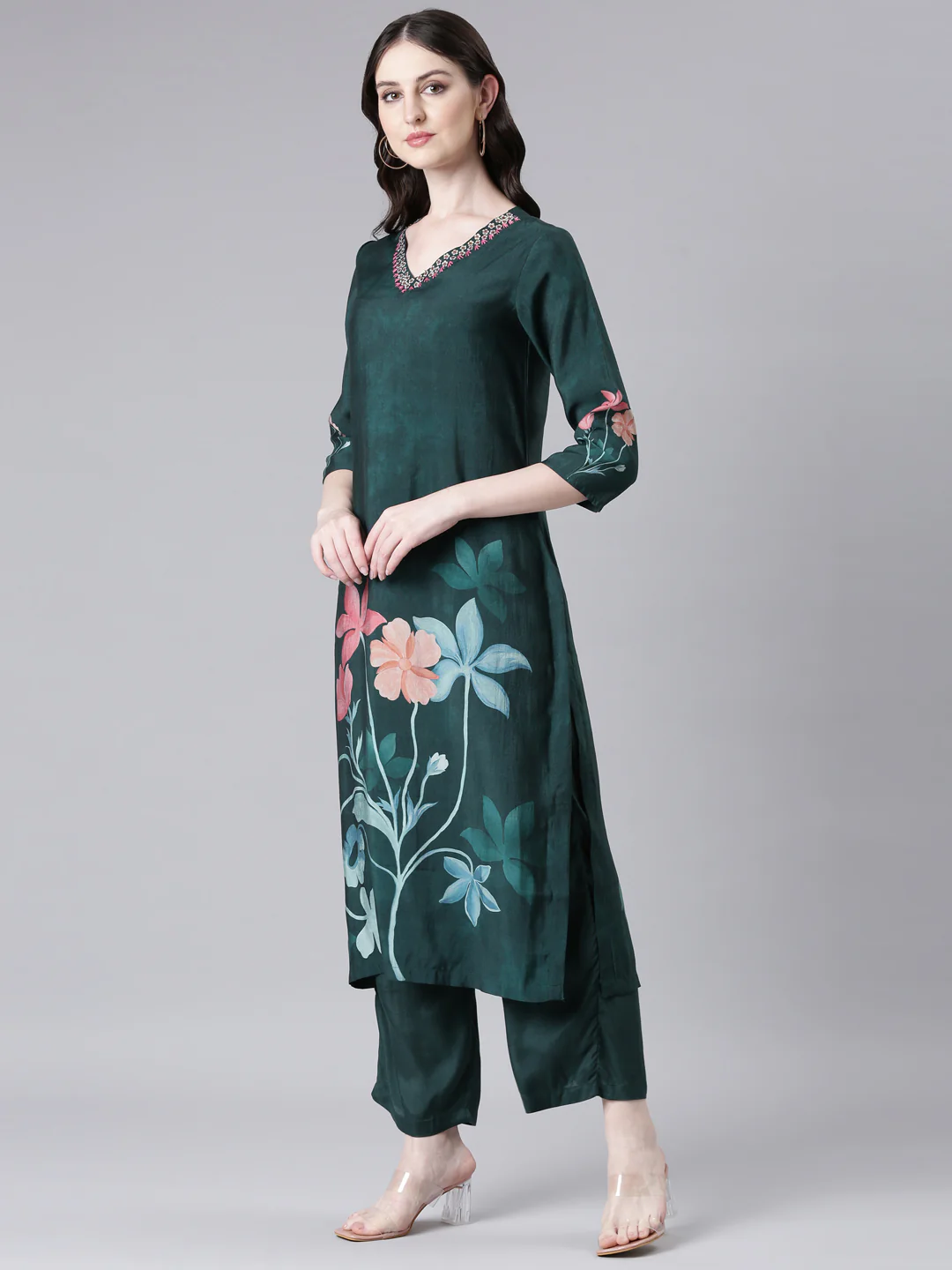 Neerus Green Printed Straight Kurta and Trousers With Dupatta - Image 2