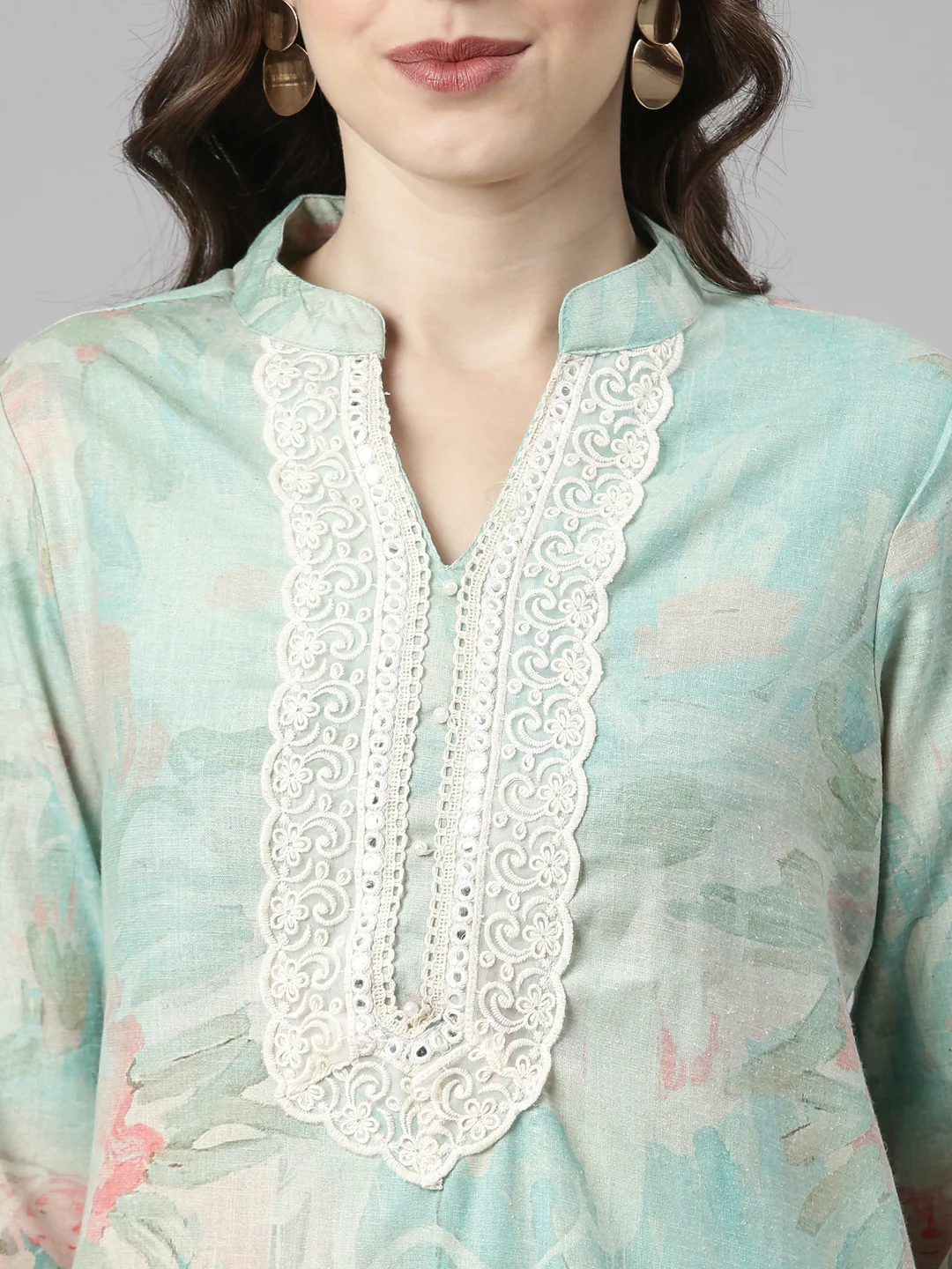 Neerus Green Printed Straight Kurta and Trousers With Dupatta - Image 4