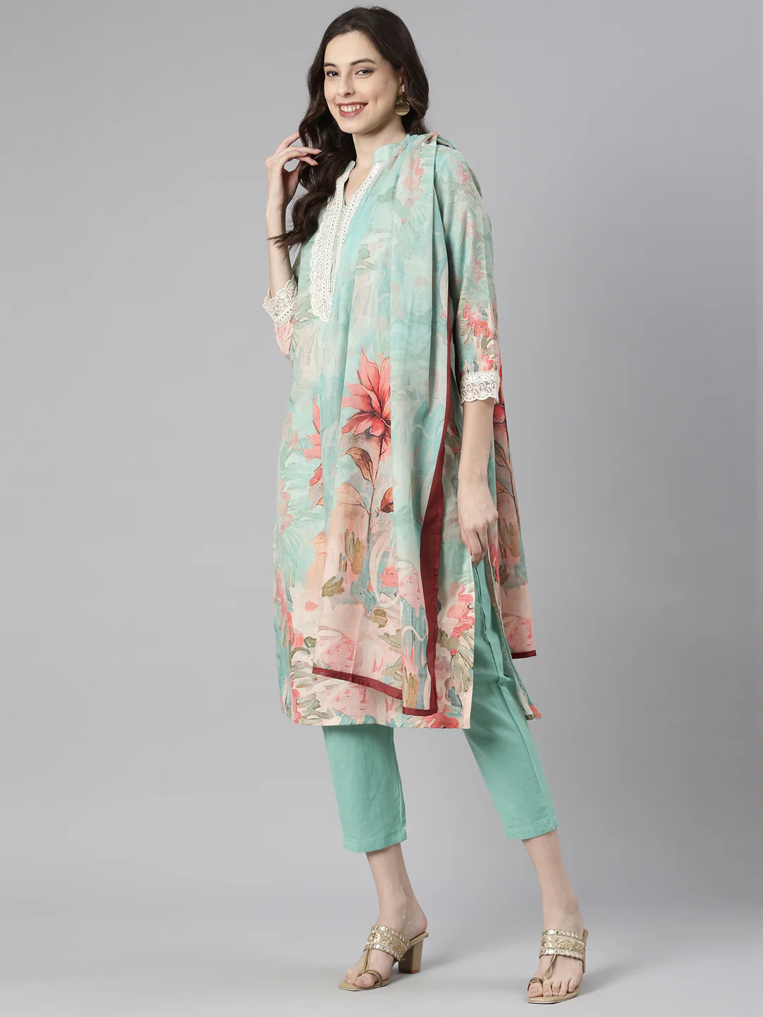Neerus Green Printed Straight Kurta and Trousers With Dupatta - Image 5