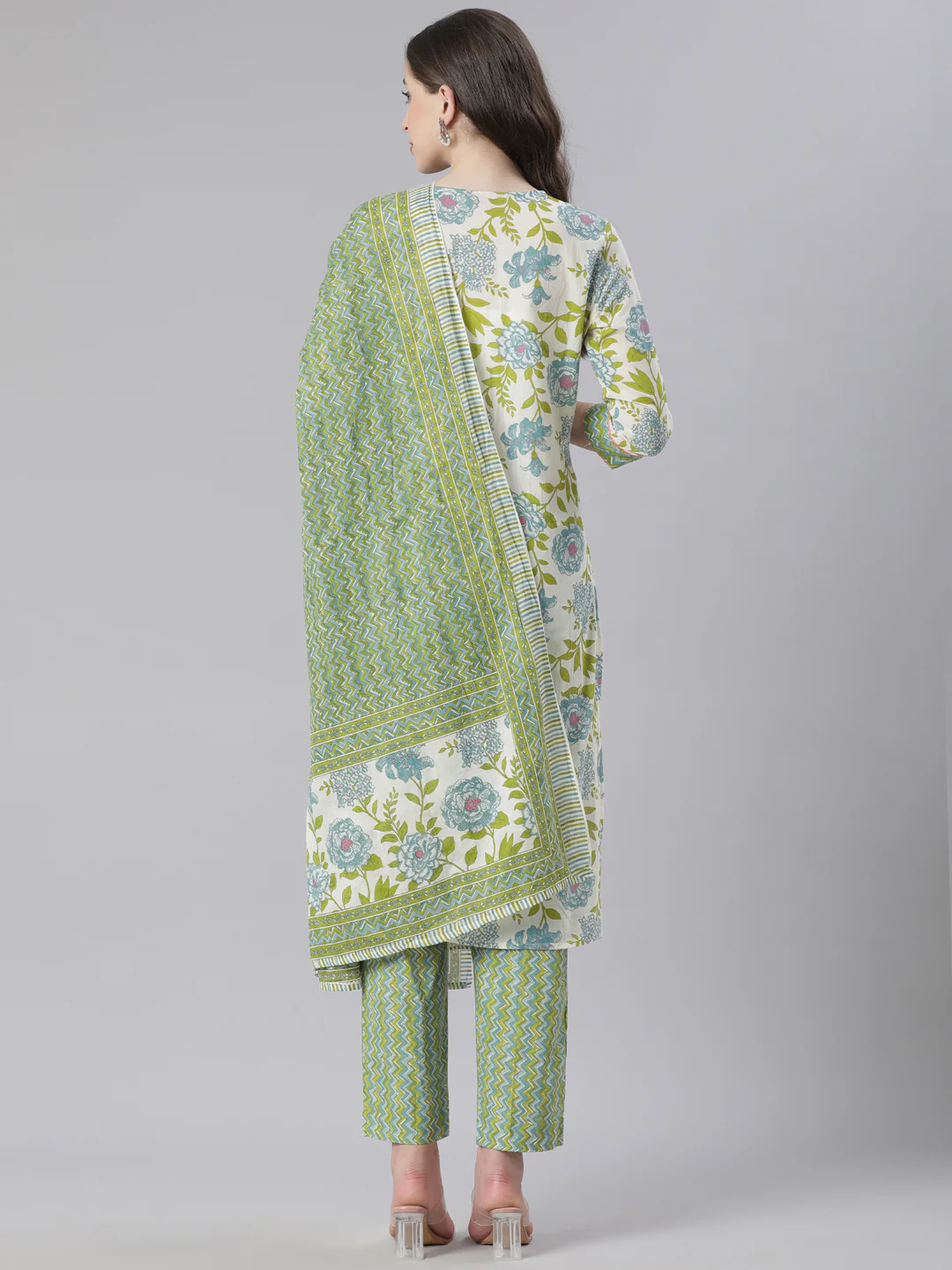 Neerus Green Printed Straight Kurta and Trousers With Dupatta - Image 3