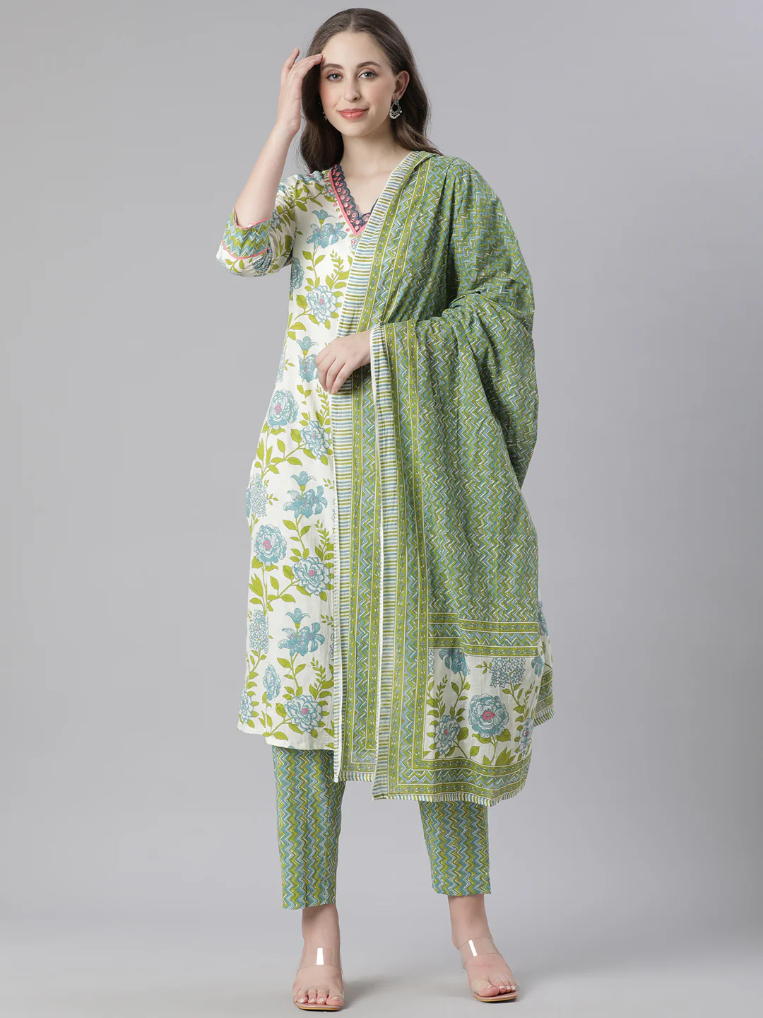 Neerus Green Printed Straight Kurta and Trousers With Dupatta - Image 5