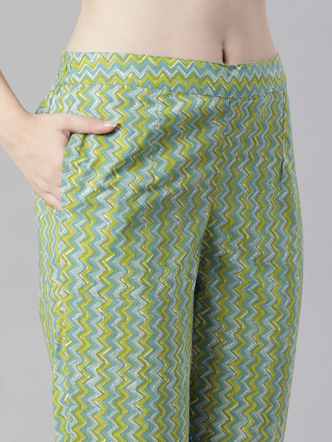 Neerus Green Printed Straight Kurta and Trousers With Dupatta - Image 6