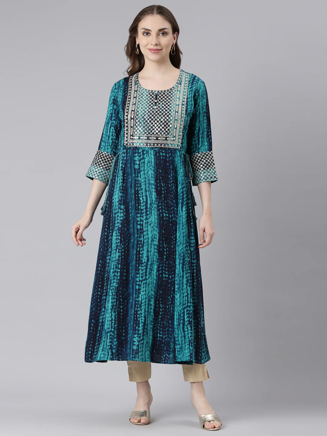 Neerus Green Rayonn Curved Casual Ethnic Motifs Anarkali Kurta.