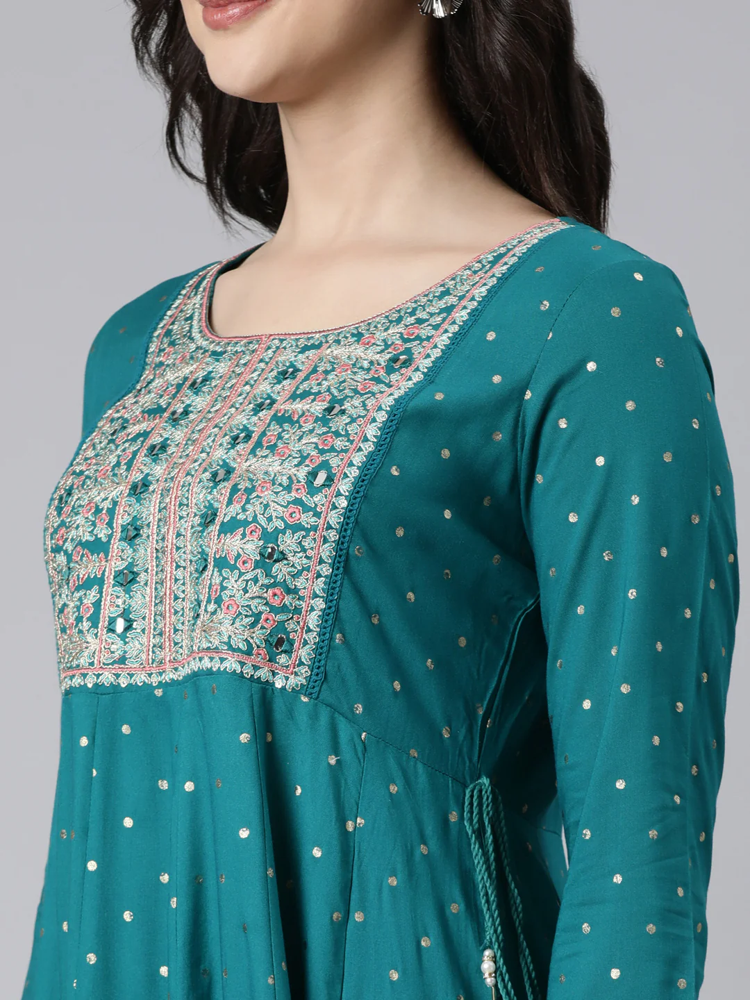 Neerus Green Regular Flared Ethnic Motifs Kurta And Trousers With Dupatta - Image 4